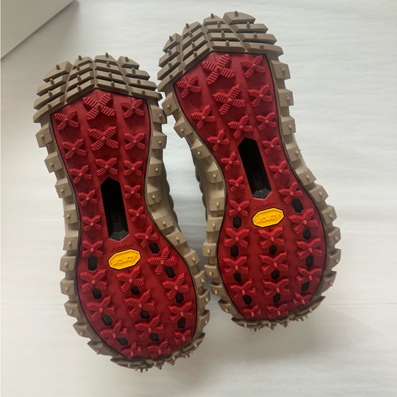 MONCLER Apres Trail Low Top Sneaker in Beige - Picture 4 of 10